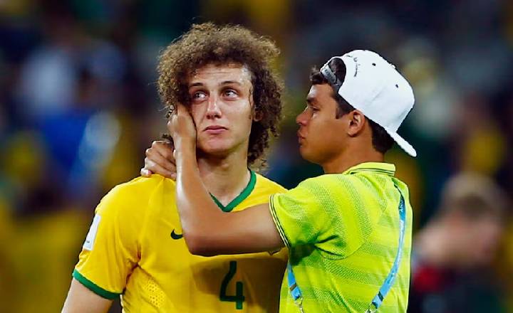 5 career-ending football mistakes: The Liverpool nightmare; Luis Suarez&rsquo;s victim - Ảnh 1